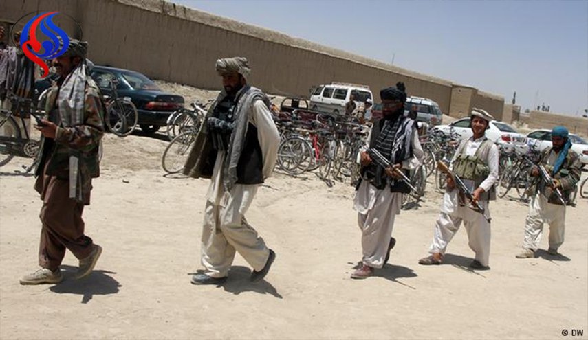ساسة أفغان يحذرون من سيطرة طالبان على منطقة آجرستان