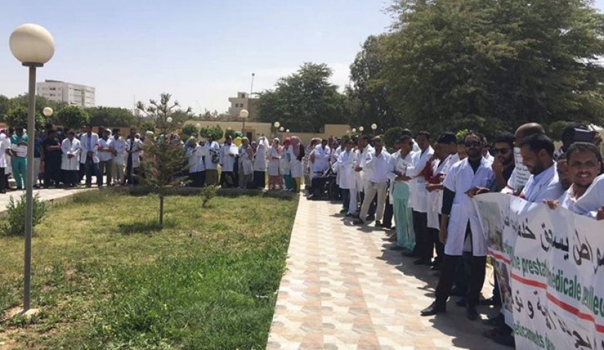 معركة بين الحكومة الموريتانية والأطباء تشل عمل المستشفيات