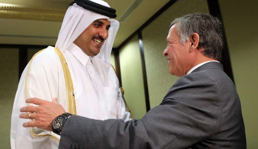 أمير قطر يهنئ ملك الاردن بمناسبة ذكرى يوم الاستقلال 