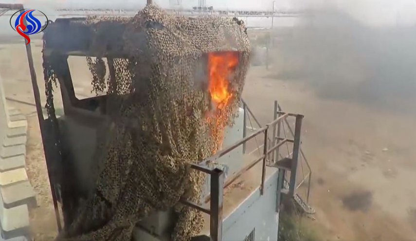 شبان يقتحمون موقعًا عسكريًّا إسرائيليًّا ويُحرقونه شرق غزة