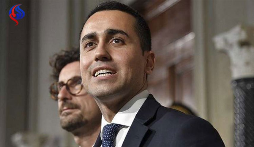 زعيم حزب إيطالي معارض يدعو أنصاره للتظاهر