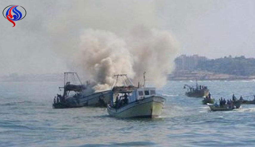 محاصره کشتی آزادی توسط قایق های جنگی رژیم صهیونیستی/  17 سرنشین «کشتی آزادی» دستگیر شدند