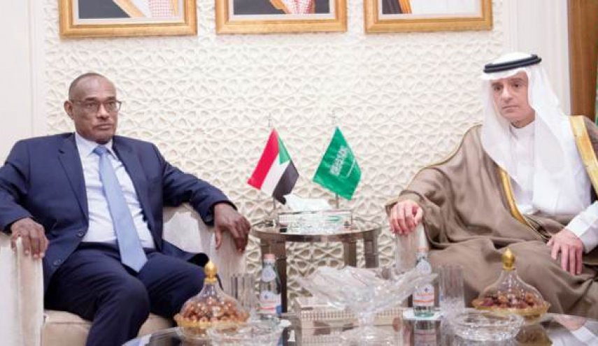 وزير الخارجية السوداني يجري مباحثات مع نظيره السعودي في الرياض
