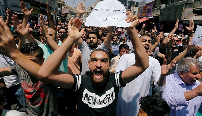 ادامه تظاهرات در اردن برای برکناری نخست‌وزیر

