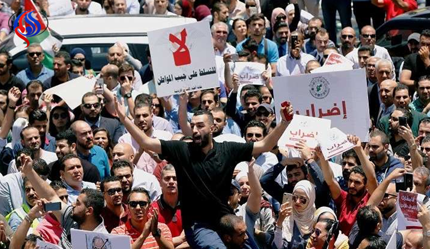 تغريدة مصرية عن احتجاجات الأردن تثير ضحك الأردنيين.. ما هي؟!