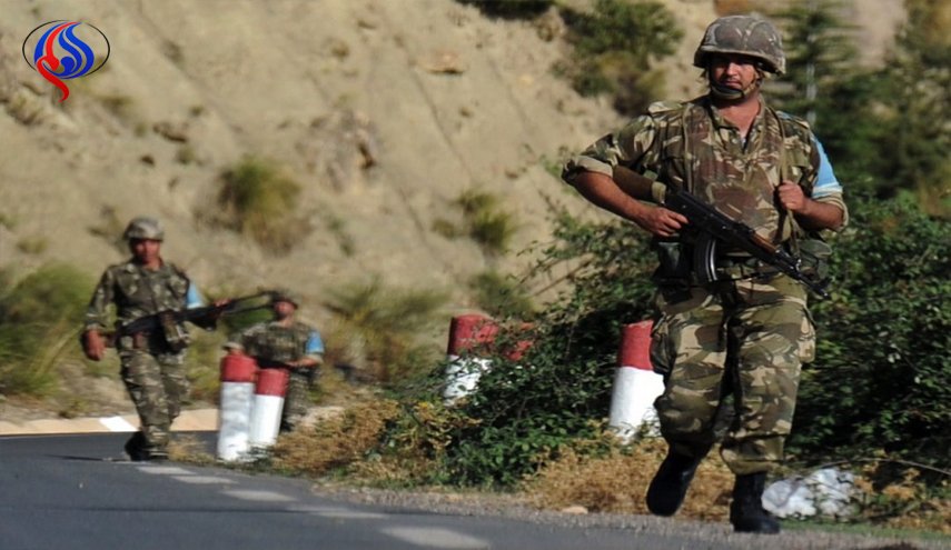الجيش الجزائري يكشف 5 مخابئ لجماعات إرهابية
