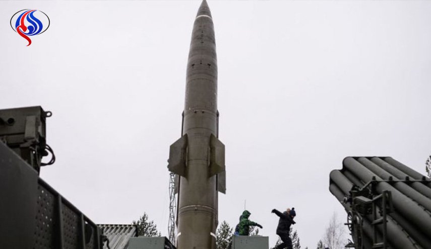 الجيش السوري يظهر صاروخا متطورا بعيد المدى جاهزا للقتال+صورة