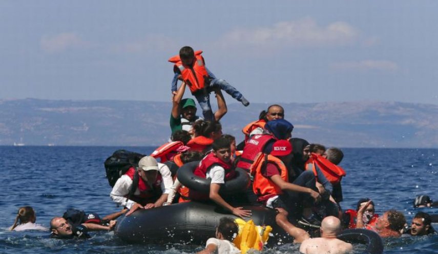 إقالة مسؤولين تونسيين غداة غرق عشرات المهاجرين