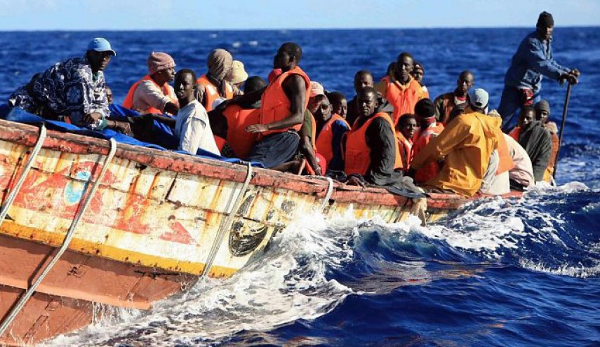 مصرع وفقدان عشرات الأفارقة إثر غرق زورقهم قرب سواحل اليمن