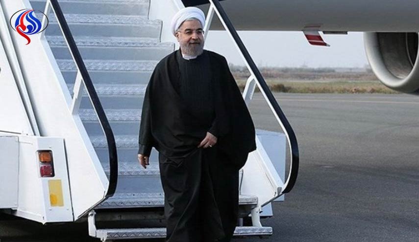 الرئيس روحاني يعود الى طهران قادما من قمة شنغهاي