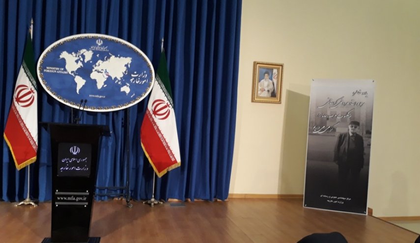 بزرگداشت پیشکسوت رسانه در نشست خبری سخنگوی وزارت خارجه