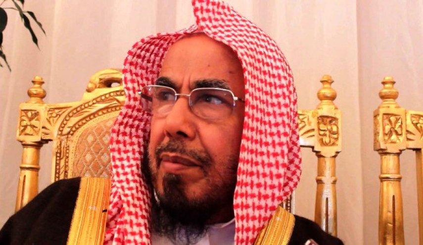 عضو هيئة كبار العلماء يطالب مفتي السعودية تعيين مفتيات