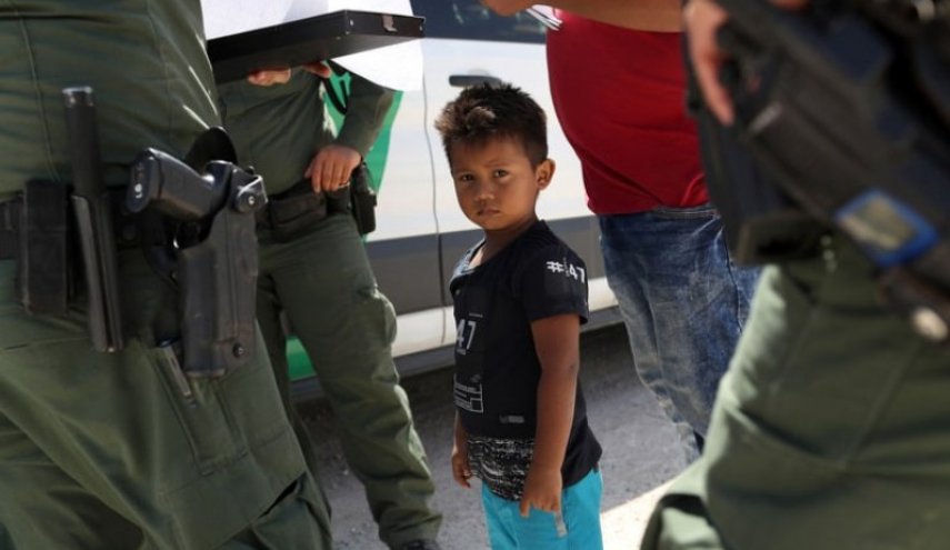 دولت آمریکا 2هزار کودک مهاجر را از والدینشان جدا کرده است!