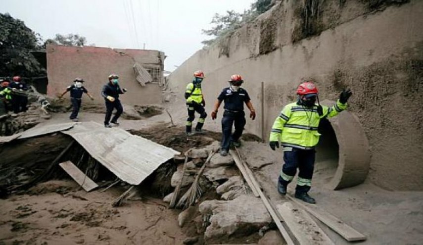غواتيمالا توقف بحثها عن نحو 200 مفقود من ضحايا البركان 