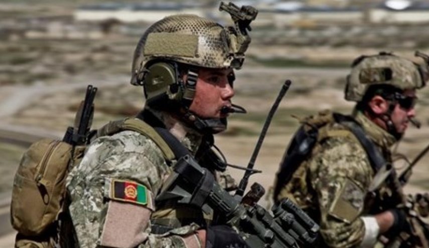 آسوشیتدپرس: مرگ 30 سرباز افغان در حمله طالبان به دو ایست بازرسی
