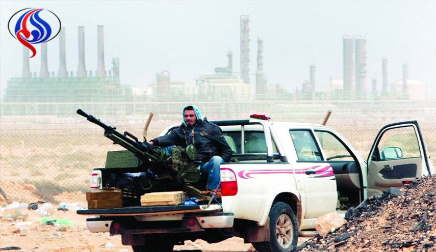 الجيش الليبي يعلن سيطرته على الموانئ النفطية