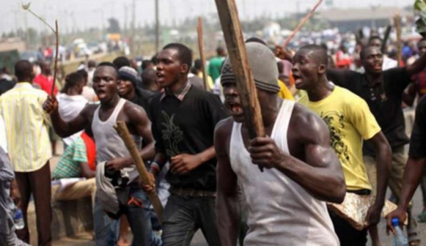 نيجيريا.. اكثر من 200 قتيل في أعمال عنف والشيخ الزكزاكي قيد الإعتقال