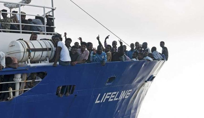 بعد جدل أوروبي.. سفينة المهاجرين 