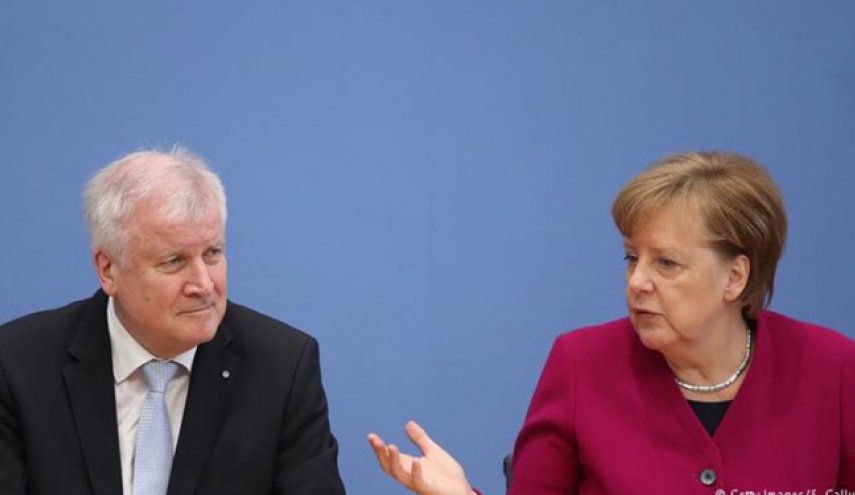 وزیر کشور آلمان استعفا می‌کند

