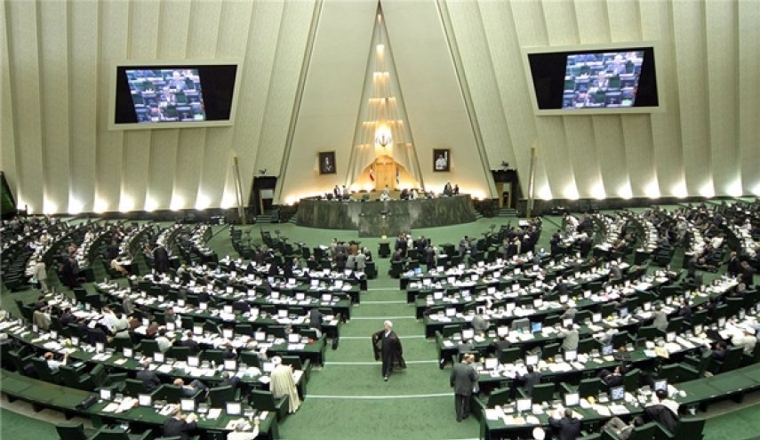 البرلمان الايراني يعقد جلسة غير علنية لمناقشة الوضع الاقتصادي