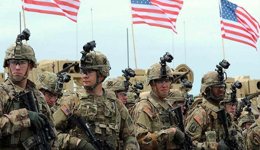 لماذا يدافع الجيش الأمريكي عن أوروبا؟

