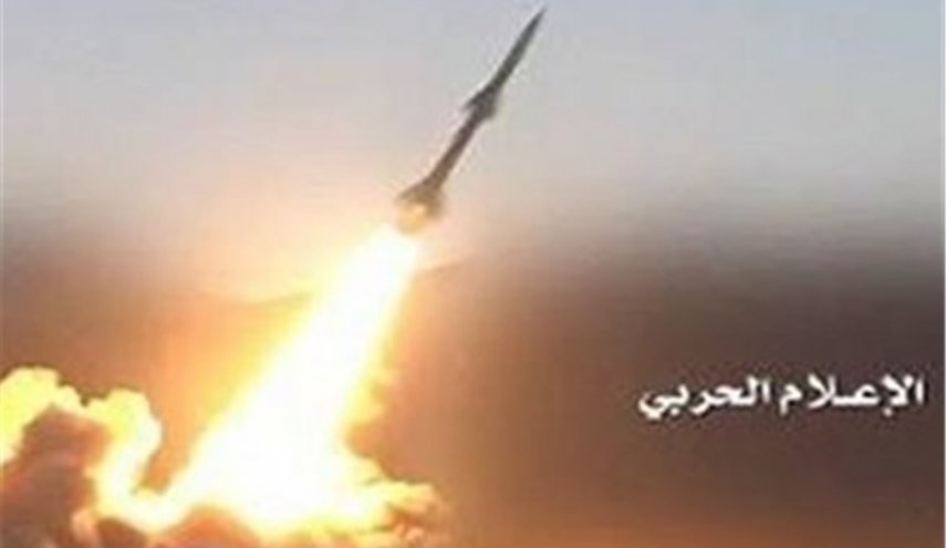 شلیک موشک بالستیک به انبارهای تسلیحاتی سعودی ها در ساحل غربی

