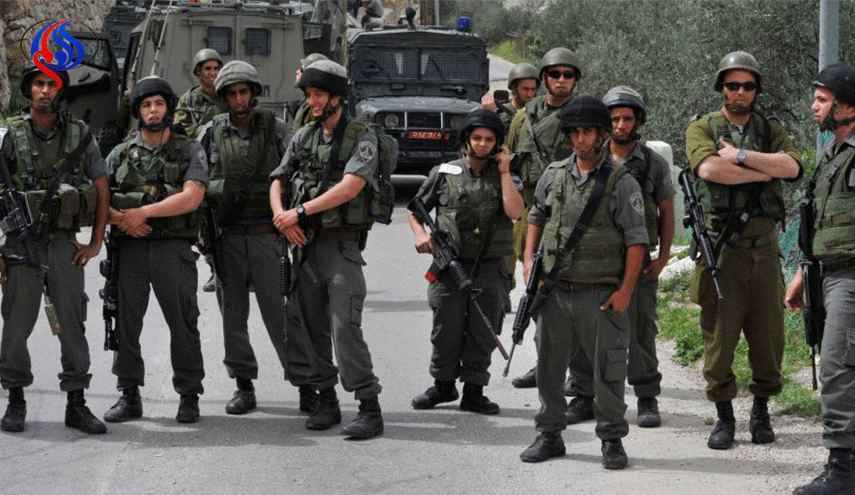 الاحتلال يعتقل 16 مواطنا ويسرق أموالًا بالضفة