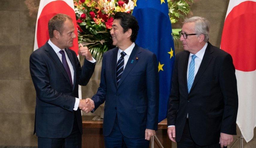 رغم أنف أمريكا.. أوروبا واليابان توقعان اتفاقا تجاريا تأريخيا 