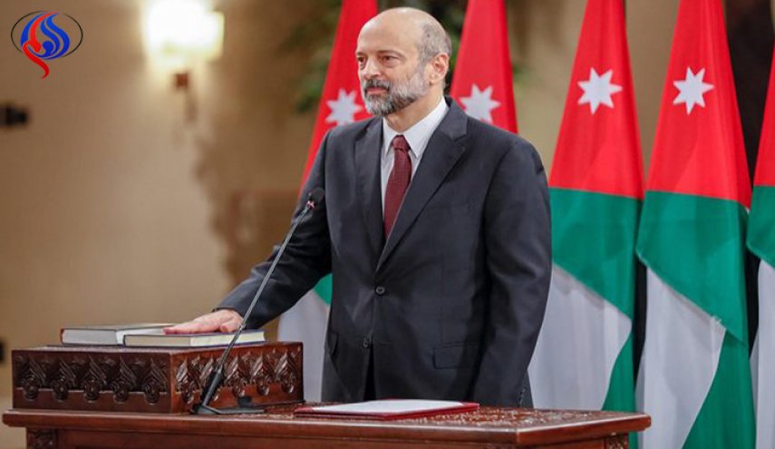حكومة الرزاز تنال ثقة مجلس النواب الأردني