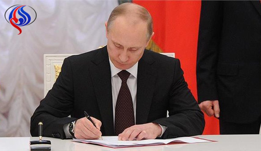 بوتين يوقع على قانون خفض رسوم تصدير النفط
