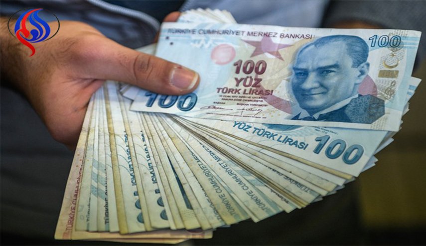 الليرة التركية تشهد انخفاضا تاريخيا امام الدولار