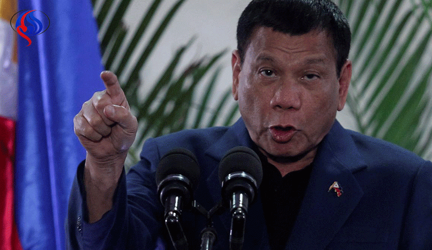 رئيس الفلبين يشتم رجال الشرطة ويهددهم بالقتل!