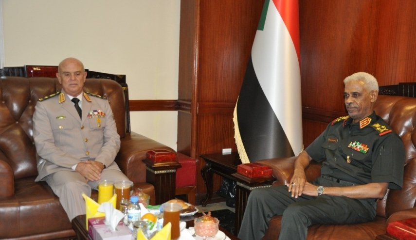 وزير الدفاع السوداني يؤكد أمن مصر من أمن بلاده