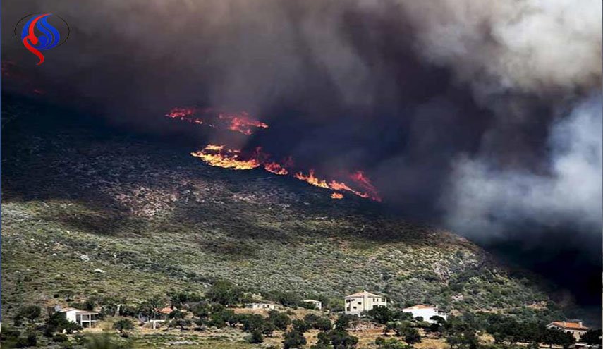 ارتفاع حصيلة ضحايا حرائق الغابات في اليونان إلى 94 شخصا