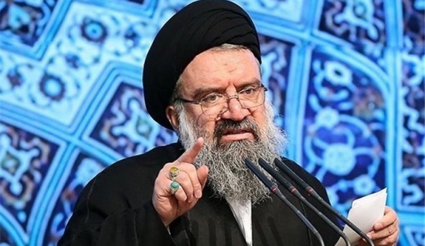 آیت الله خاتمی: آمریکا می‌داند در صورت جنگ با ایران، فقط خودش نیست که مورد هدف قرار می‌گیرد/ ایران با آمریکا مذاکره نخواهد کرد