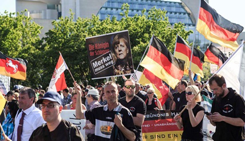 مظاهرات عنيفة في ألمانيا ضد ميركل واللاجئين