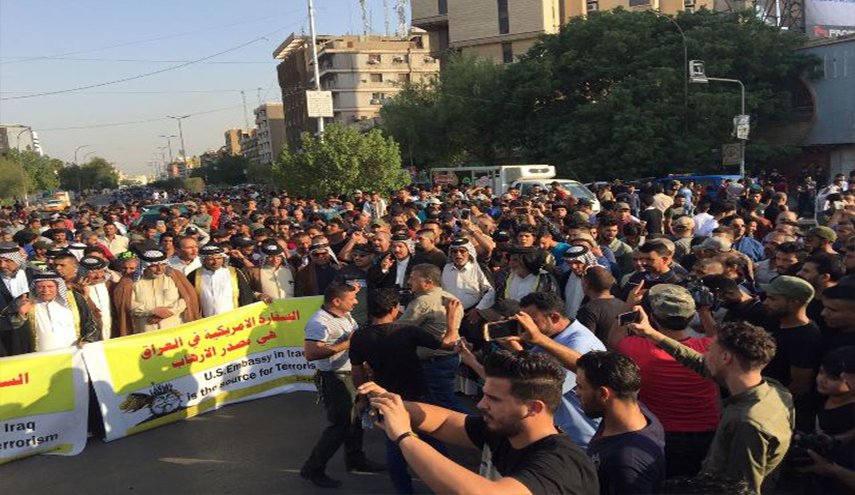 بالصور..العراقيون يتظاهرون في ببغداد ضد التدخل الإمريكي