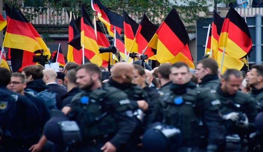 شرق ألمانيا يحتضن تظاهرات مناصرة وأخرى مناهضة للمهاجرين