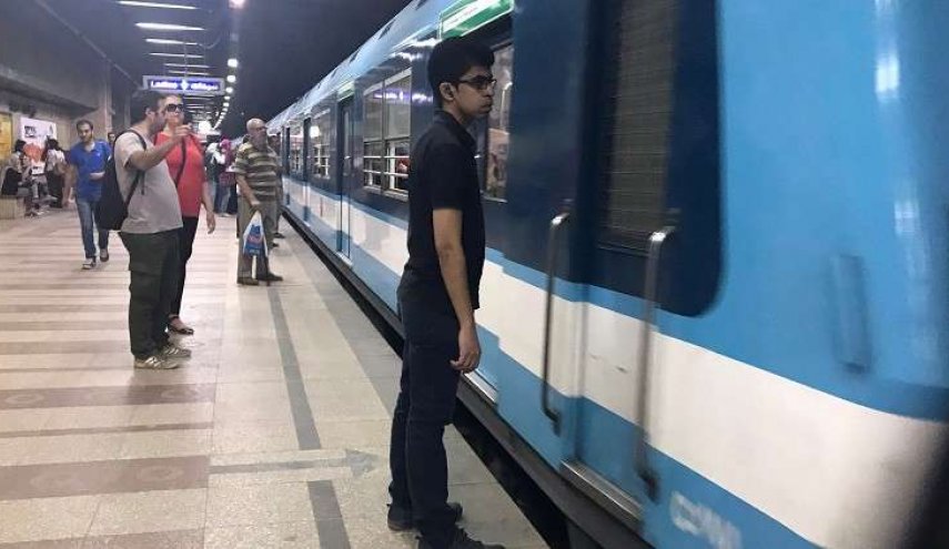 محاولة انتحار في مترو أنفاق القاهرة
