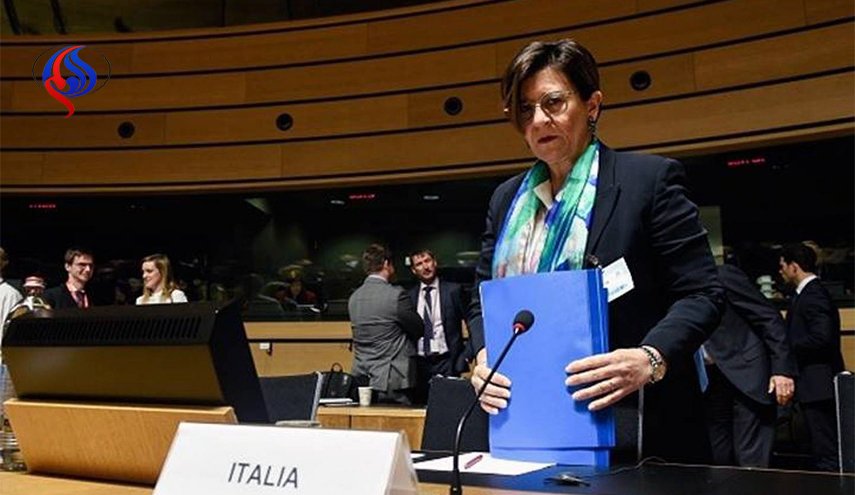 وزيرة إيطالية تحمل فرنسا جانبا من مسؤولية ازمة ليبيا