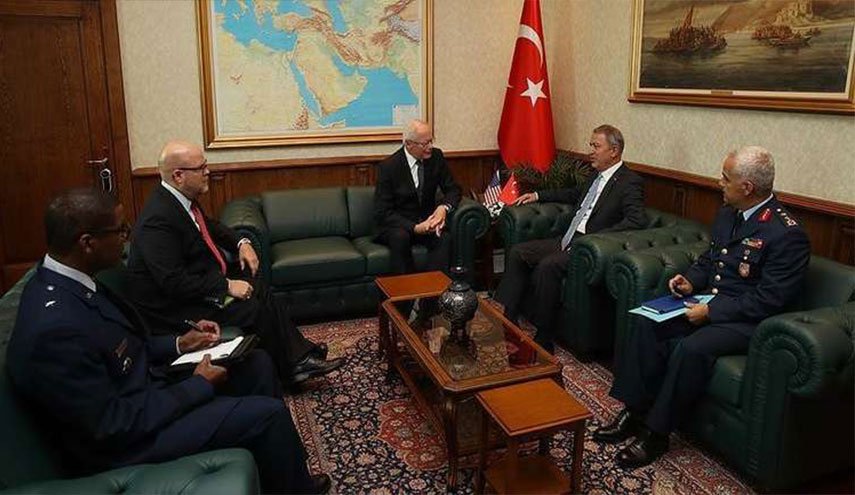 وزير دفاع تركيا للمبعوث الأميركي: سنواصل حماية مصالحنا في سوريا
