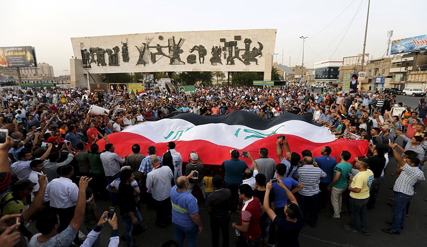 العشرات يتظاهرون في بغداد وسط اجراءات امنية مشددة
