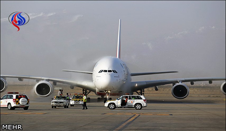 هبوط اول طائرة ركاب في محافظة البرز غرب طهران