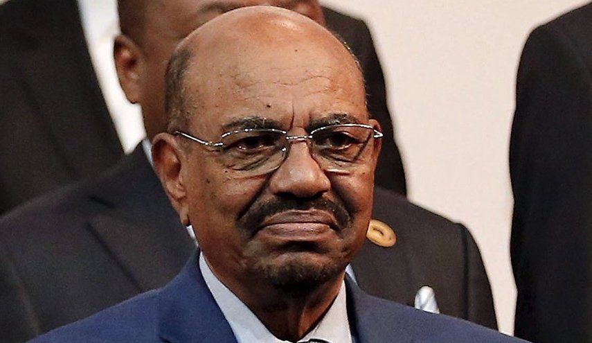 الحكومة السودانية الجديدة تؤدي القسم
