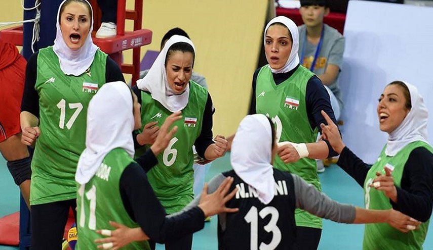 المنتخب النسوي الإيراني للكرة الطائرة يفوز علي الفلبين