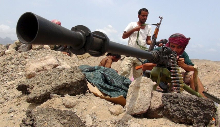 القوات اليمنية تقصف المرتزقة بصاروخي زلزال 1 وكاتيوشا