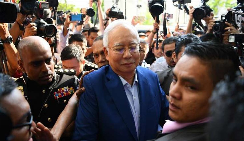 السلطات الماليزية تعيد اعتقال نجيب عبد الرزاق 