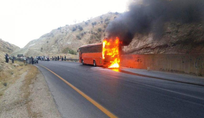 احتراق حافلة ونجاة ركابها غربي ايران