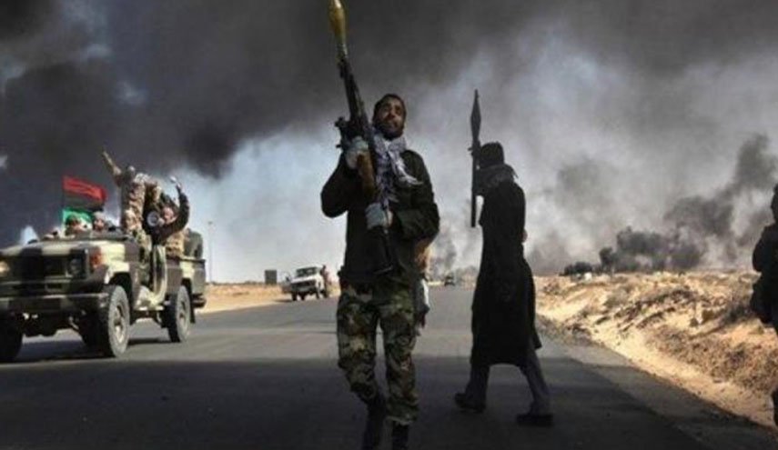 رئيس المؤسسة الوطنية للنفط الليبية يدعو لوقف القتال في طرابلس 
