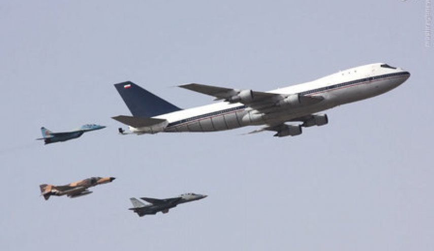 یگان های پروازی ارتش و سپاه بر فراز خلیج فارس رژه رفتند